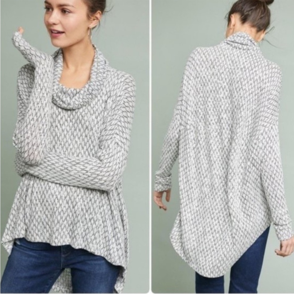 Anthropologie Akemi & Kin aiden crowl neck black white sweater